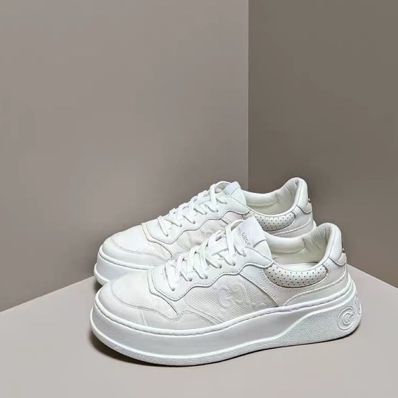Gucci Shoes - Authentic Gucci Women's Cream Sneakers